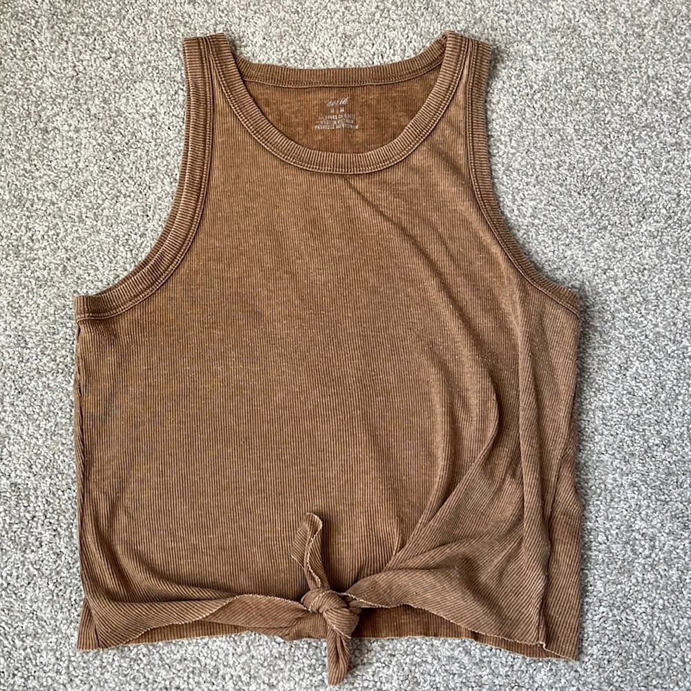 AEIRE cropped tank